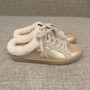NEW Shu Shop Pinah Women’s Sneakers in Golden Brand New in Box Size 8.5